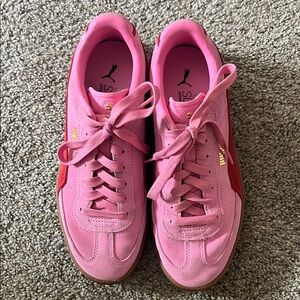 Puma Women's Pink Sneakers